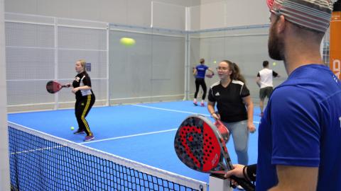 Nuorten padel-treenit