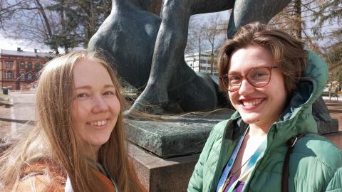 Salla ja Jemina ovat nuoria luotseja.