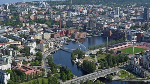 Tampereen keskustaa ilmakuvassa.
