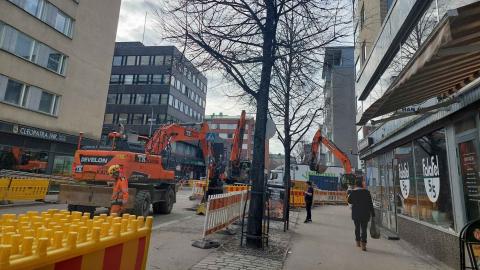 Street works on Puutarhakatu in spring 2025.