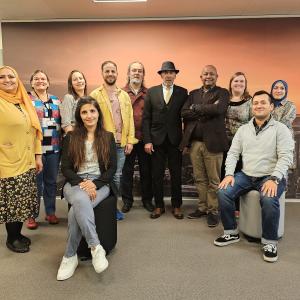 Kuvassa Tampereen kaupungin maahanmuuttajaneuvoston jäseniä ja varajäseniä