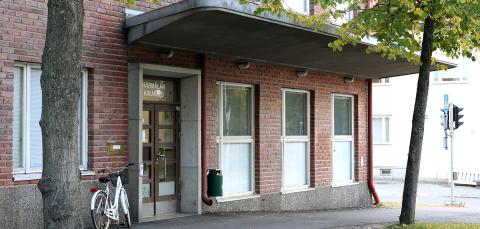 Härmälä Library entrance.