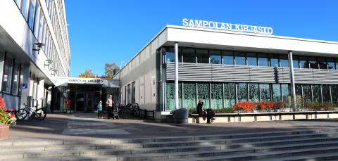 Sampola Library entrance.