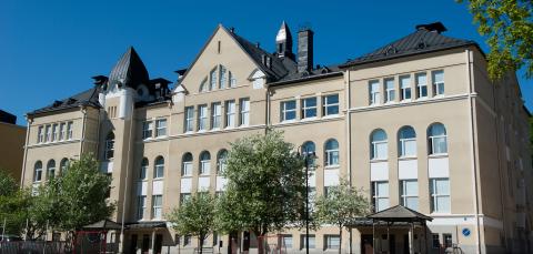 Aleksanteri school building.