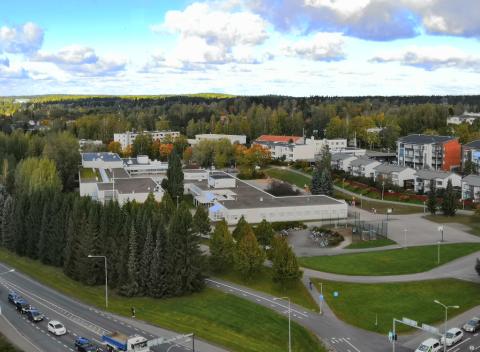 Takahuhti school aerial shot.