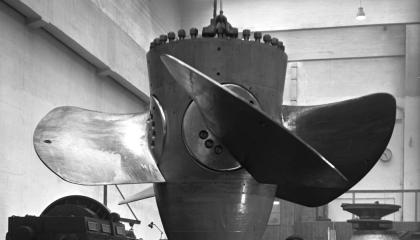 Kaplan-vesiturbiinin osa vuodelta 1950.