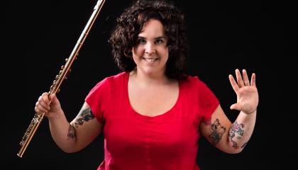 Tampere Talent Ambassador Paloma Catala Carga huilu kädessään