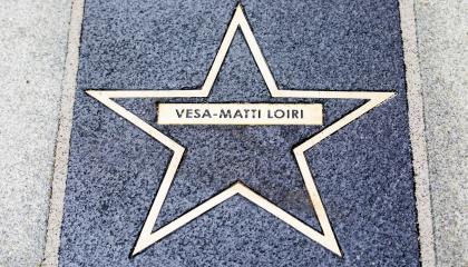 Kuvassa Tähtikadulla oleva Vesa-Matti Loirin tähti