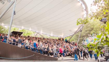 Pyynikin kesäteatterin katsomo.