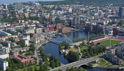 Tampereen keskustaa ilmakuvassa.