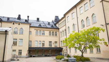 Pyynikin koulun sisäpiha.