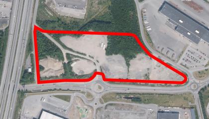 Karttakuva konseptihaussa olevasta Lahdesjärven alueesta, joka on rajattu punaisella.