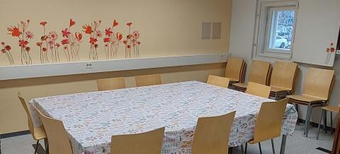 Kaukajärven kirjaston kokoustila Kulmuri.