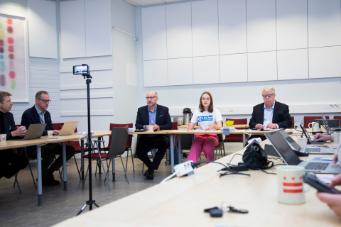 Matti Helimo, Lauri Savisaari, Juha Yli-Rajala, Pauliina Mannerhovi and Kalervo Kummola at the meeting.