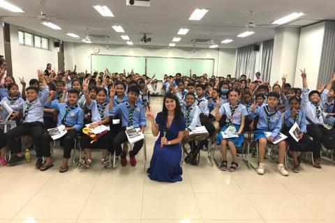 A group of Japanese schoolchildren posing.