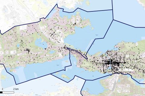 Map of the centre and west of Tampere. The map has a lot of black dots. The people of Tampere have marked them as places where there is something worrying.